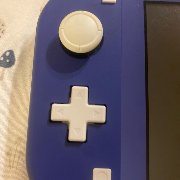 Nintendo Switch Lite - Picture 2 of 10